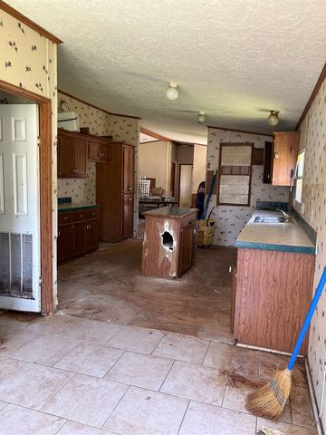 537 Highway 20, Schriever, LA 70395