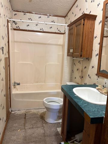 537 Highway 20, Schriever, LA 70395