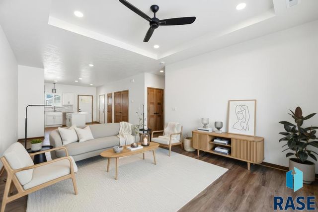 9209 W Ark Pl Place, Sioux Falls, SD 57106