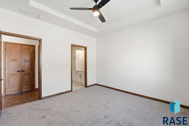 9209 W Ark Pl Place, Sioux Falls, SD 57106