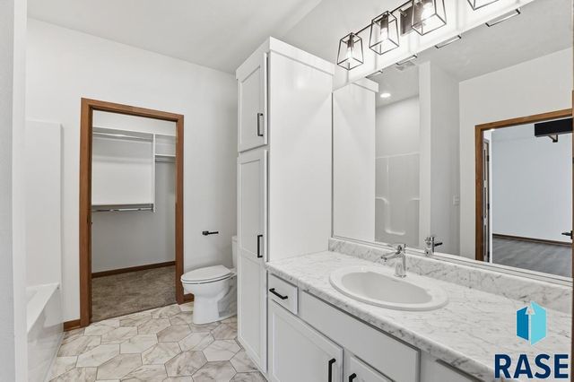 9209 W Ark Pl Place, Sioux Falls, SD 57106