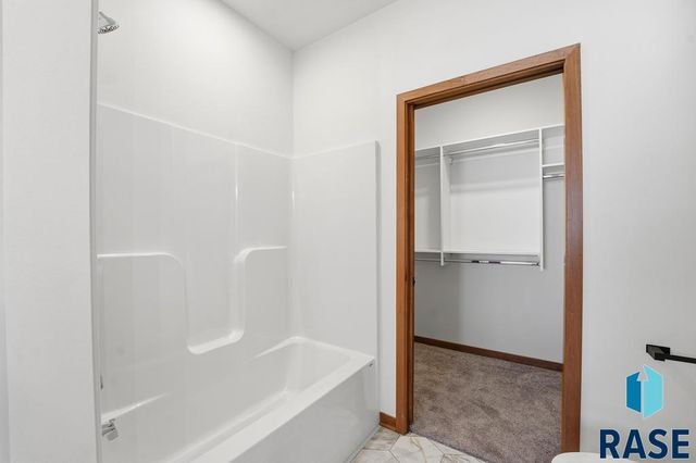 9209 W Ark Pl Place, Sioux Falls, SD 57106