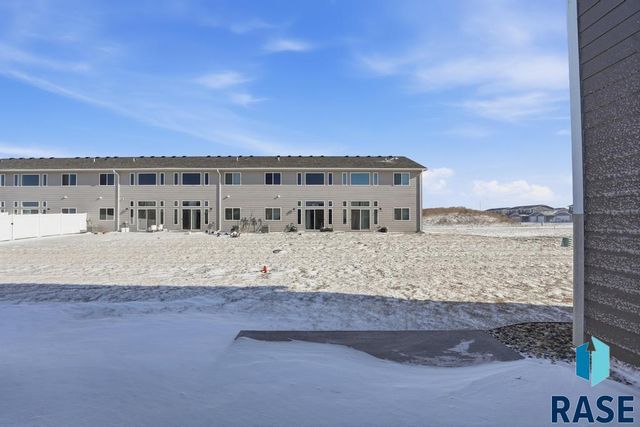 9209 W Ark Pl Place, Sioux Falls, SD 57106