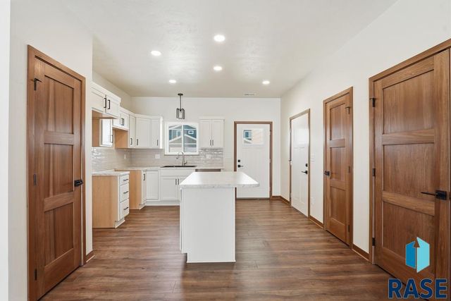 9209 W Ark Pl Place, Sioux Falls, SD 57106