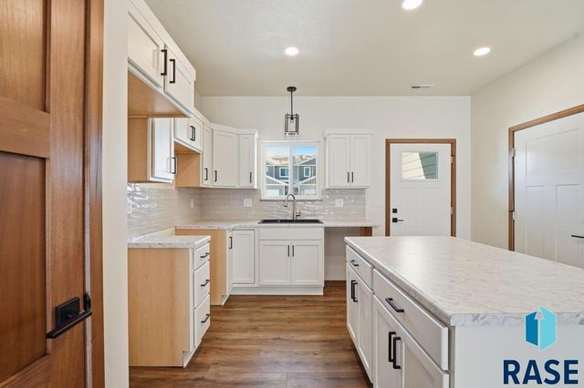 9209 W Ark Pl Place, Sioux Falls, SD 57106