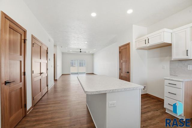 9209 W Ark Pl Place, Sioux Falls, SD 57106