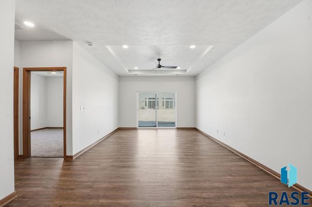 9209 W Ark Pl Place, Sioux Falls, SD 57106