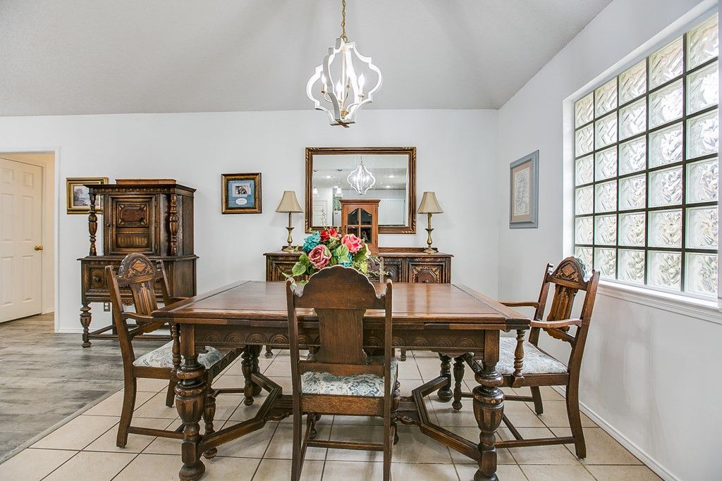 Image 12 of property listing at 4546 Southern Oak Lane, San Angelo, TX 76904