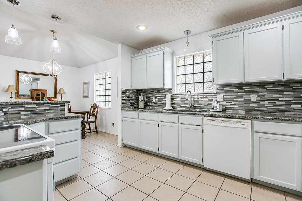 Image 16 of property listing at 4546 Southern Oak Lane, San Angelo, TX 76904