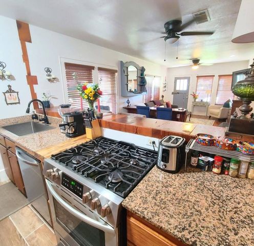 1425 Munger Street, Houston, TX 77023