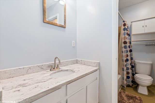 3655 Old Shell Road 426, Mobile, AL 36608