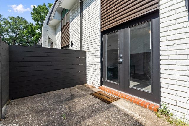 3655 Old Shell Road 426, Mobile, AL 36608