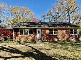 406 Foxboro Ln, Tullahoma, TN 37388