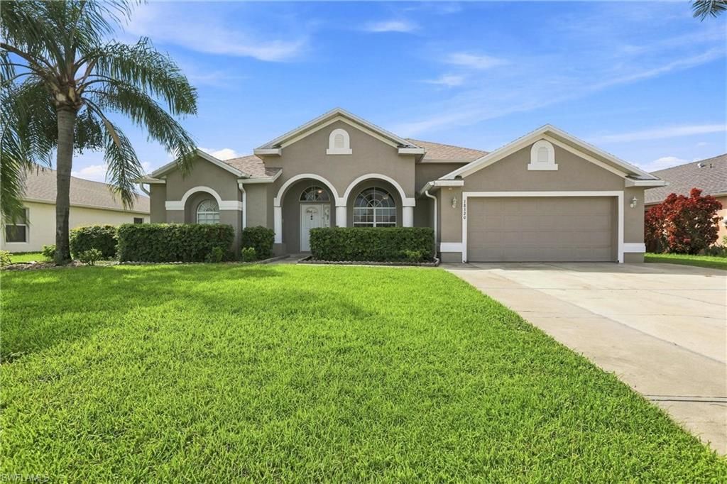 18320 PLUMBAGO CT, LEHIGH ACRES, FL 33972 — photo 2