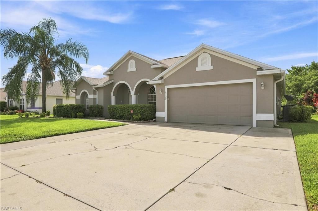 18320 PLUMBAGO CT, LEHIGH ACRES, FL 33972 — photo 4