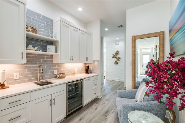 144 Barefoot Lane, Port Aransas, TX 78373