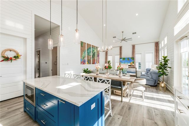 144 Barefoot Lane, Port Aransas, TX 78373