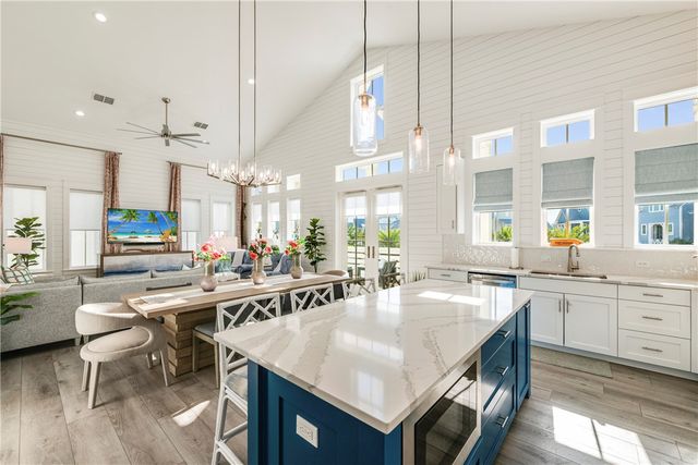 144 Barefoot Lane, Port Aransas, TX 78373