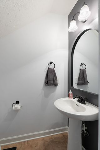 8109 Ochoa Ln, Brentwood, TN 37027