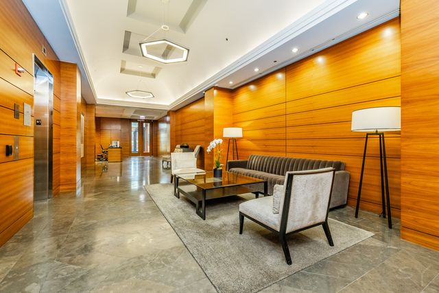 6 N MICHIGAN Avenue 906, Chicago, IL 60603