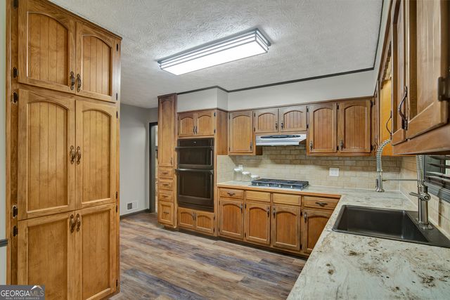 1188 Raymond Hill Road, Newnan, GA 30265