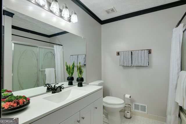 1188 Raymond Hill Road, Newnan, GA 30265