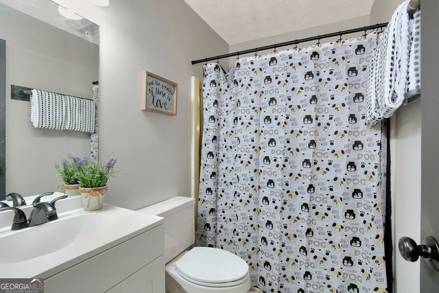 1188 Raymond Hill Road, Newnan, GA 30265