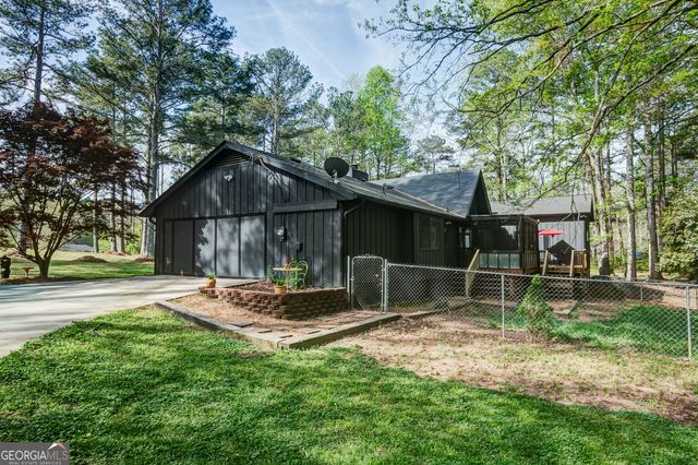 1188 Raymond Hill Road, Newnan, GA 30265