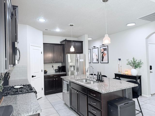 1044 Grace Court NE, Rio Rancho, NM 87144