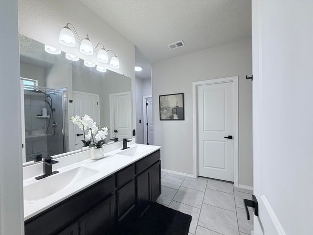 1044 Grace Court NE, Rio Rancho, NM 87144