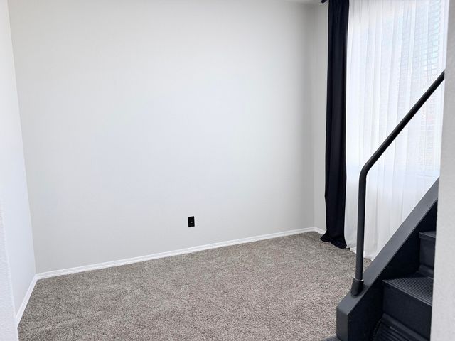 1044 Grace Court NE, Rio Rancho, NM 87144