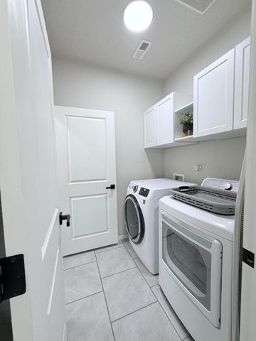 1044 Grace Court NE, Rio Rancho, NM 87144