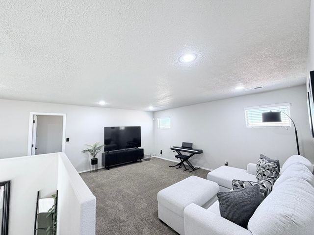 1044 Grace Court NE, Rio Rancho, NM 87144