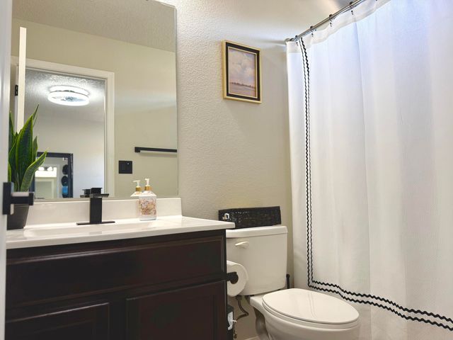 1044 Grace Court NE, Rio Rancho, NM 87144