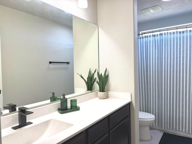 1044 Grace Court NE, Rio Rancho, NM 87144