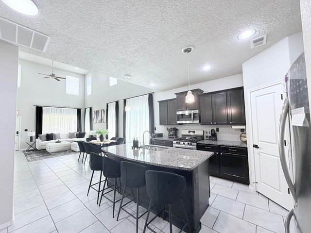 1044 Grace Court NE, Rio Rancho, NM 87144