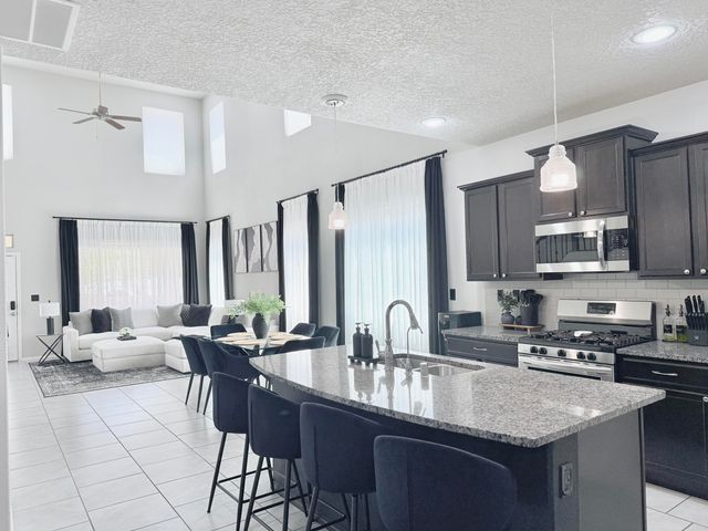 1044 Grace Court NE, Rio Rancho, NM 87144