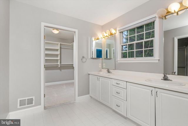 4 DOUGLAS FIR CT, Princeton, NJ 08540