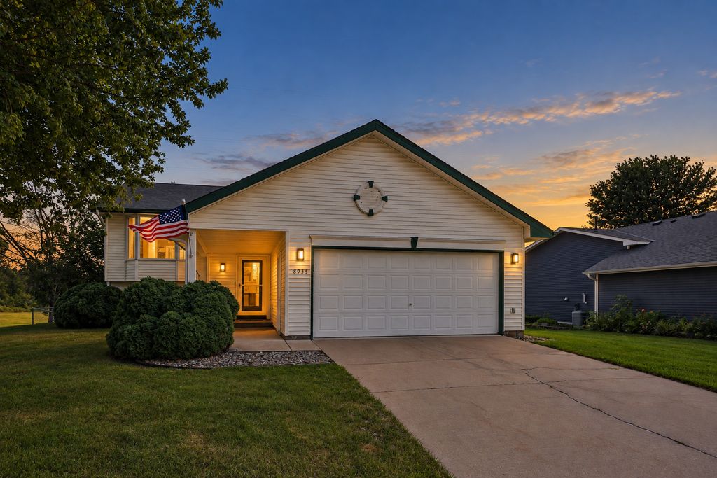 8935 W 125th Street, Savage, MN 55378 — exterior