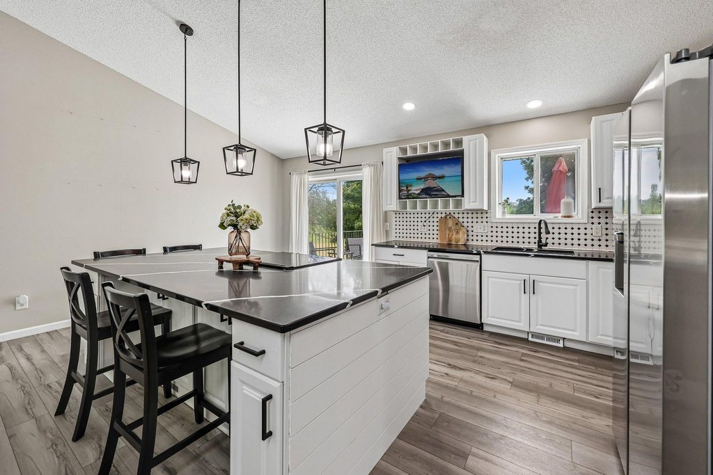 8935 W 125th Street, Savage, MN 55378 — photo 5