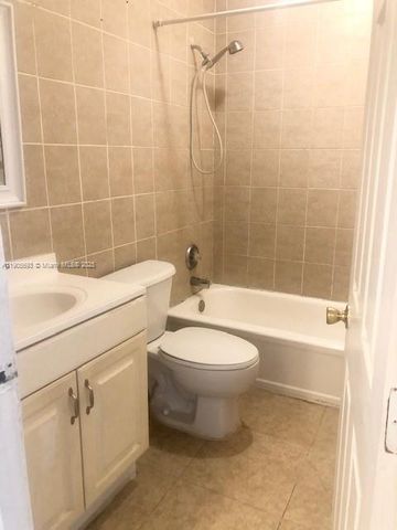 4672 NW 9th Dr 4672, Plantation, FL 33317