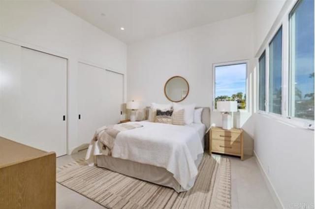 3901 Haines, San Diego, CA 92109