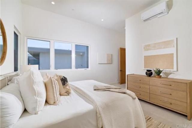 3901 Haines, San Diego, CA 92109