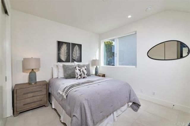 3901 Haines, San Diego, CA 92109