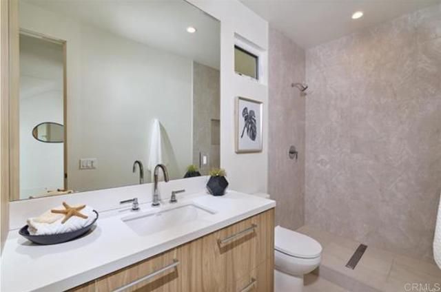 3901 Haines, San Diego, CA 92109