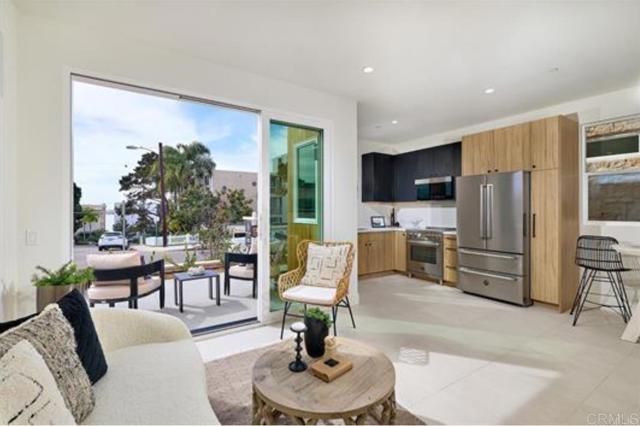 3901 Haines, San Diego, CA 92109