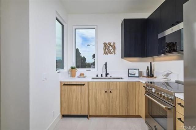 3901 Haines, San Diego, CA 92109