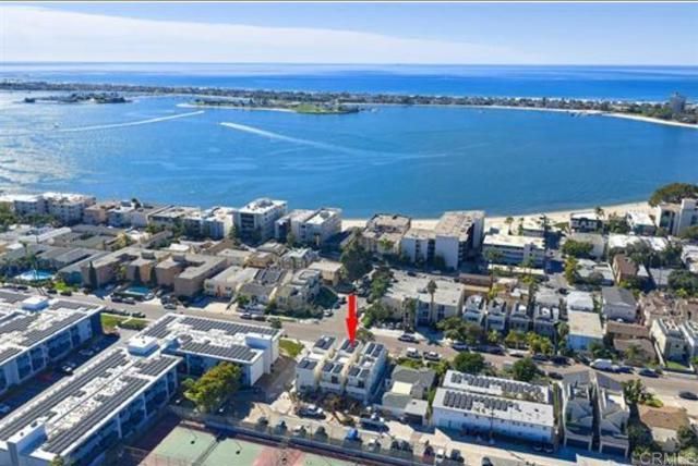 3901 Haines, San Diego, CA 92109