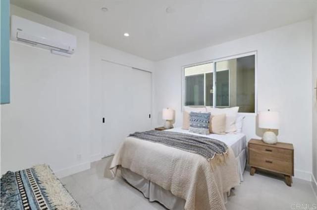 3901 Haines, San Diego, CA 92109