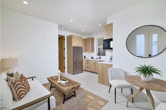 3901 Haines, San Diego, CA 92109